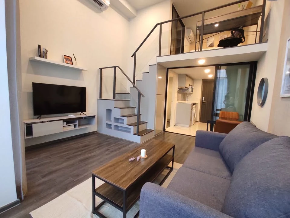 ให้เช่า KnightsBridge Space Rama 9 ห้องน่าอยู่ เพดานสูงโปร่งโล่ง เฟอร์ครบครัน เห็นวิวสวย จองเลย