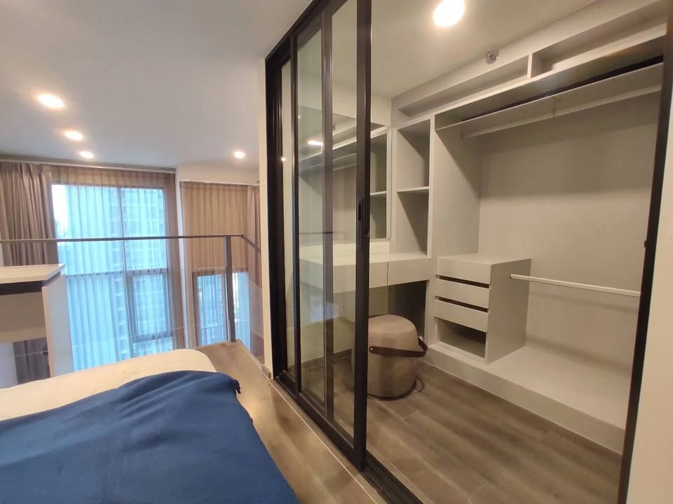 ให้เช่า Knightsbridge Space Rama 9 ห้องอยู่ชั้นสูงมากๆ ตกแต่งสไตล์โมเดิร์น เฟอร์ครบ รีบจองให้ไว