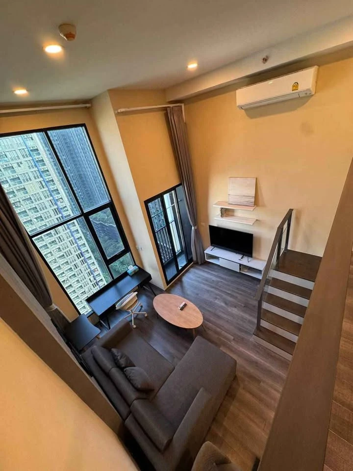 ให้เช่า Knightsbridge Space Rama 9 ห้อง Duplex ตกแต่งสไตล์โมเดิร์น เฟอร์ครบ มาแต่ตัวเข้าอยู่ได้เลย