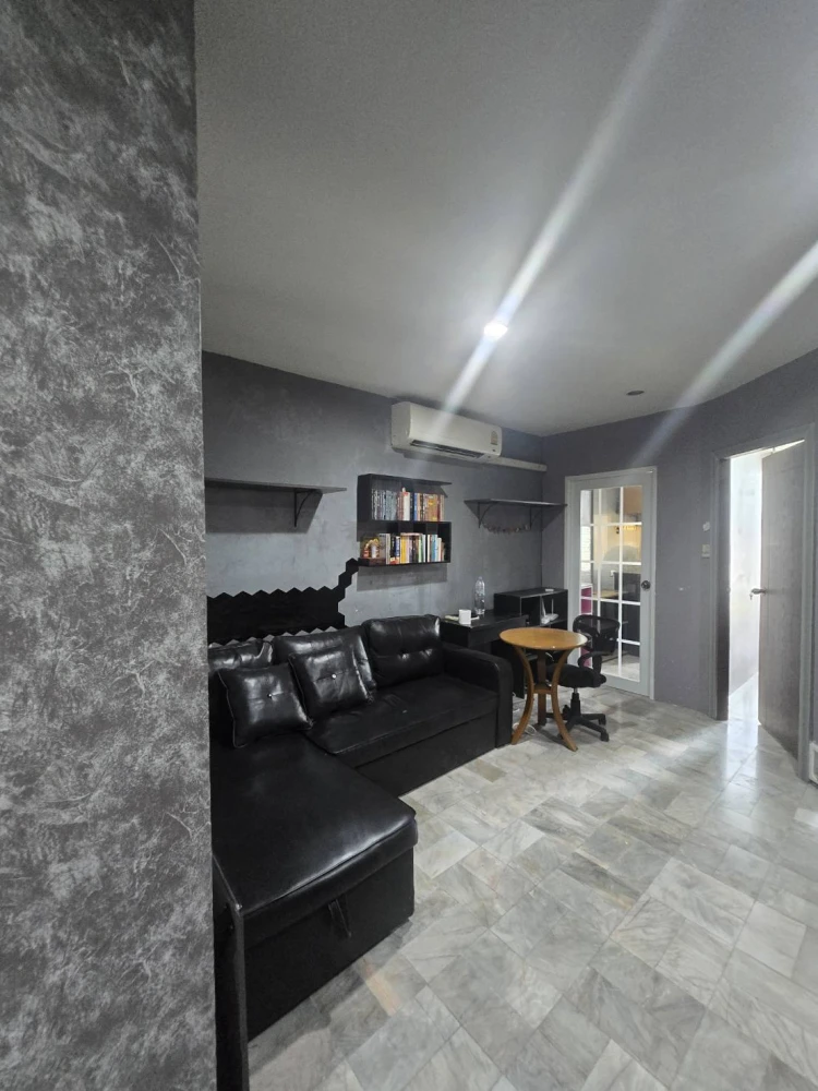 ให้เช่า La Maison Phaholyothin 24 1 ห้องนอน 1 ห้องน้ำ ตกแต่งคุมโทน ติดวอลเปเปอร์อย่างดี จองเลย