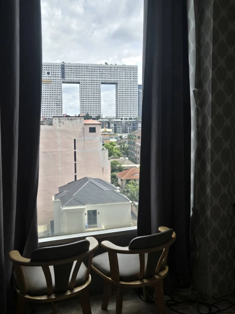 ให้เช่า La Maison Phaholyothin 24 1 ห้องนอน 1 ห้องน้ำ ตกแต่งคุมโทน ติดวอลเปเปอร์อย่างดี จองเลย