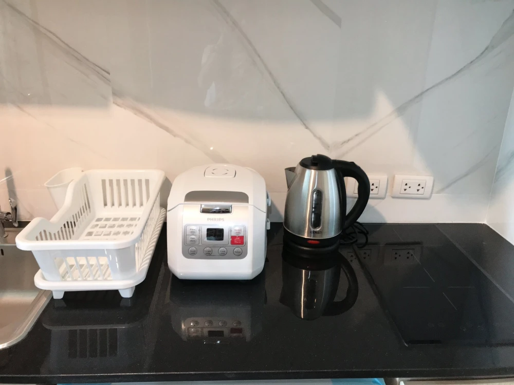 ให้เช่า Ladda Plus Sriracha ห้องสตูดิโอ มาพร้อมสิ่งอำนวยความสะดวกครบครัน วิวทะเลสวย ดีแบบนี้จะรออะไร