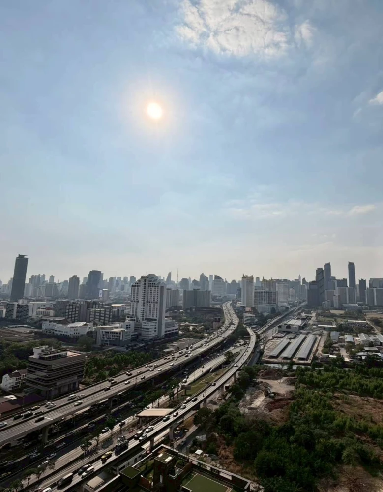 ให้เช่า Landmark @MRTA Station คอนโด Duplex 2 ชั้น เพดานสูง โปร่ง โล่ง อยู่สบาย หิ้วกระเป๋าเข้าอยู่ได้ทันที