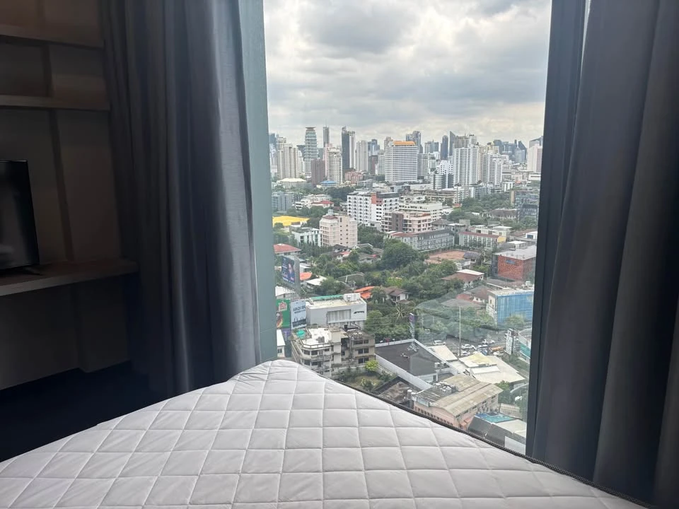 ให้เช่า LAVIQ Sukhumvit 57 ห้องชั้นสูง พร้อมอยู่ เฟอร์พร้อม + เครื่องใช้ไฟฟ้าครบ จองเลย