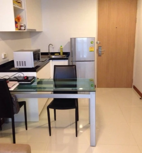ให้เช่า Le Cote Thonglor 8 ชั้น 2 ห้องน่าอยู่ มาพร้อมการตกแต่งที่ครบครัน สนใจจองเลย