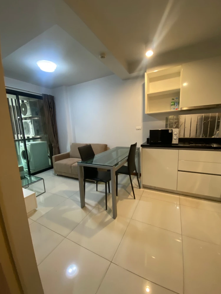 ให้เช่า Le Cote Thonglor 8 ชั้น 3 มาพร้อมเฟอร์และเครื่องใช้ไฟฟ้าที่ครบครัน สนใจจองเลย