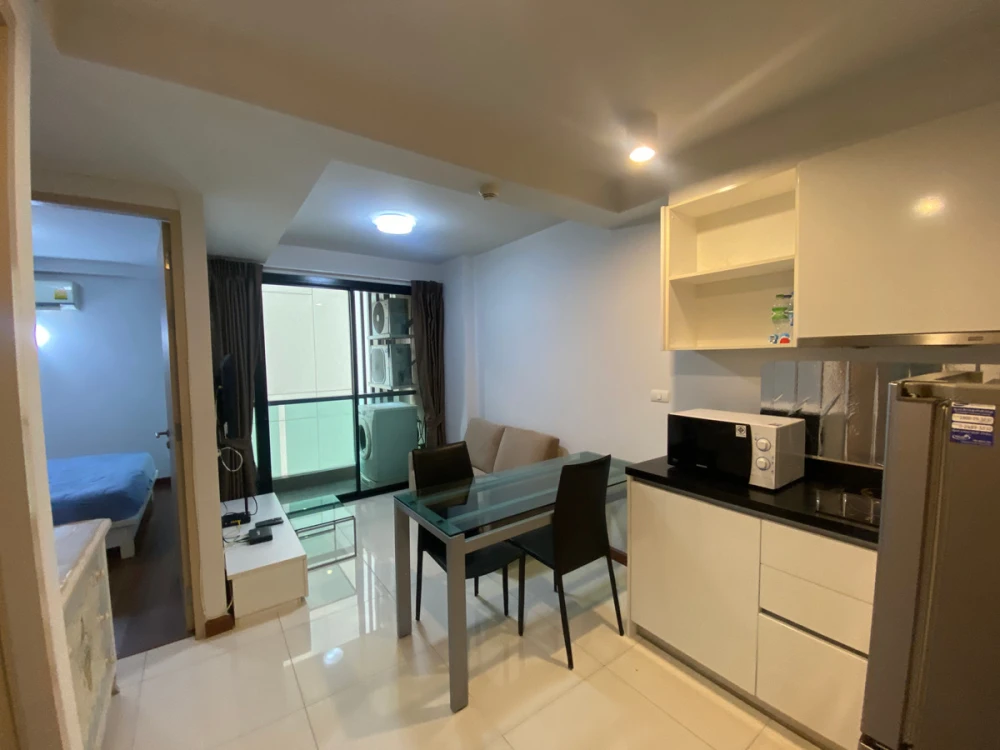 ให้เช่า Le Cote Thonglor 8 ชั้น 3 มาพร้อมเฟอร์และเครื่องใช้ไฟฟ้าที่ครบครัน สนใจจองเลย