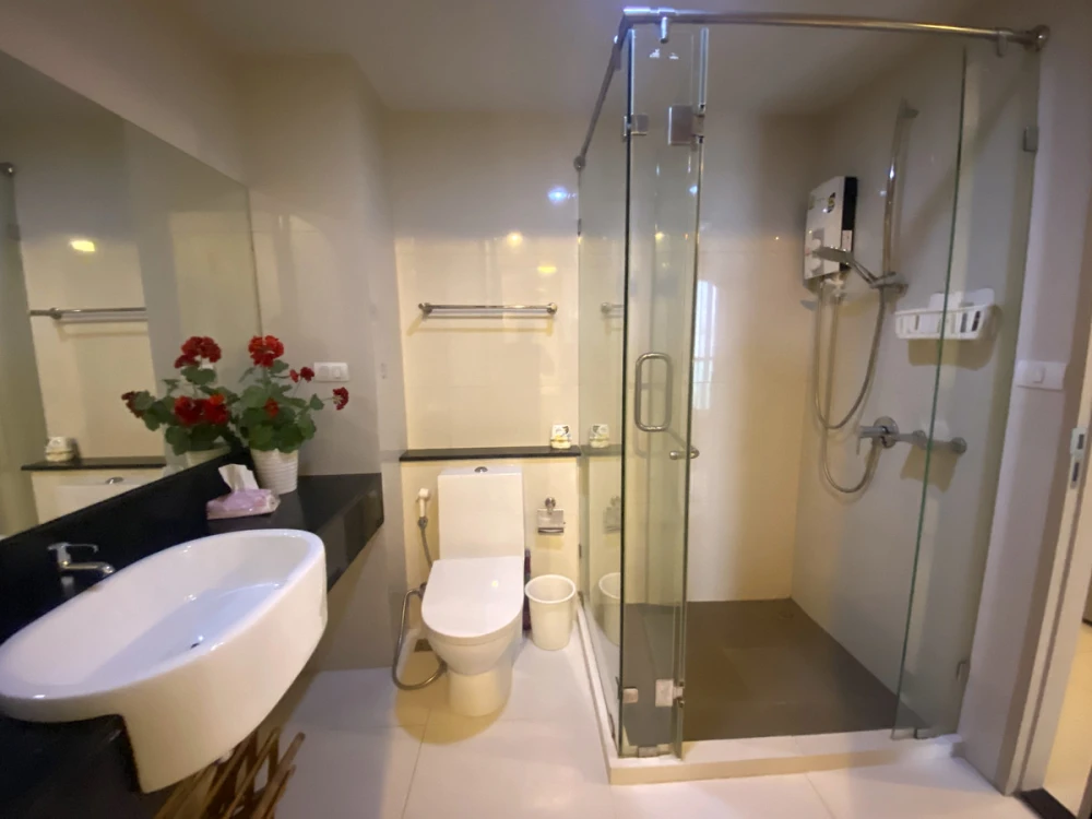 ให้เช่า Le Cote Thonglor 8 ชั้น 7 ห้องน่าอยู่ มาพร้อมการตกแต่งที่ครบครัน จองเลย