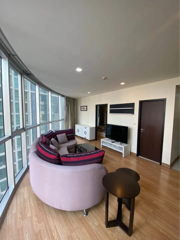ให้เช่า Le Luk Condominium ห้องมุมเป็นส่วนตัวสุดๆ ได้วิวพาโนรามาเริ่ด พื้นที่ห้องกว้างมาก สนใจจองเลย
