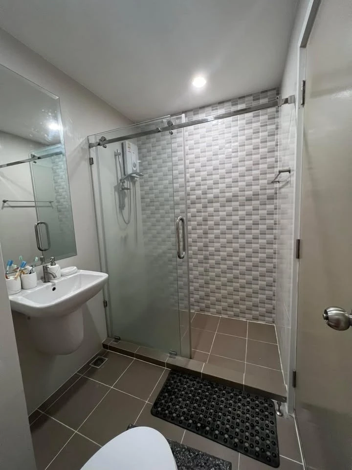 ให้เช่า Lesto Sukhumvit 113 1 ห้องนอน 1 ห้องน้ำ เฟอร์และสิ่งอำนวยความสะดวกครบครัน หิ้วกระเป๋าเข้าอยู่ได้เลยจ้า