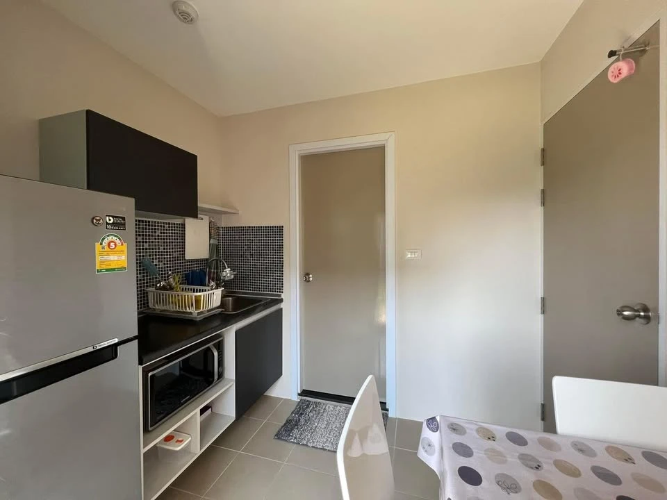 ให้เช่า Lesto Sukhumvit 113 1 ห้องนอน 1 ห้องน้ำ เฟอร์และสิ่งอำนวยความสะดวกครบครัน หิ้วกระเป๋าเข้าอยู่ได้เลยจ้า