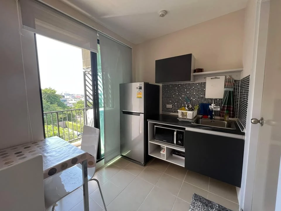 ให้เช่า Lesto Sukhumvit 113 1 ห้องนอน 1 ห้องน้ำ เฟอร์และสิ่งอำนวยความสะดวกครบครัน หิ้วกระเป๋าเข้าอยู่ได้เลยจ้า