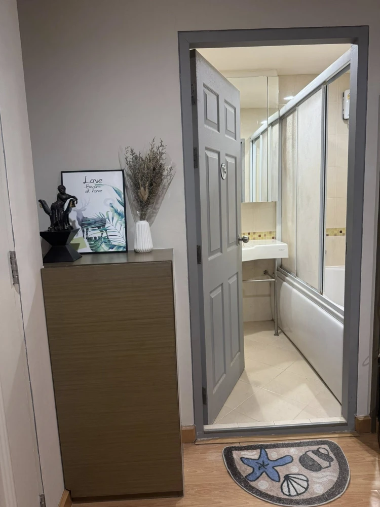 ให้เช่า Life @ Ratchada (ลาดพร้าว 36) ห้องใหญ่ สวย บ่ายร่ม วิวรถไฟฟ้า สระว่ายน้ำ หิ้วกระเป๋าเข้าอยู่ได้เลย!!