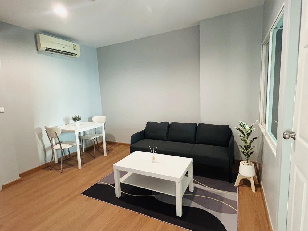 ให้เช่า Life @ Ratchada-Huaikwang ห้องกว้างพื้นที่ใช้สอยเยอะ เฟอร์นิเจอร์ครบครัน หิ้วกระเป๋าเข้าอยู่ได้เลยจ้า