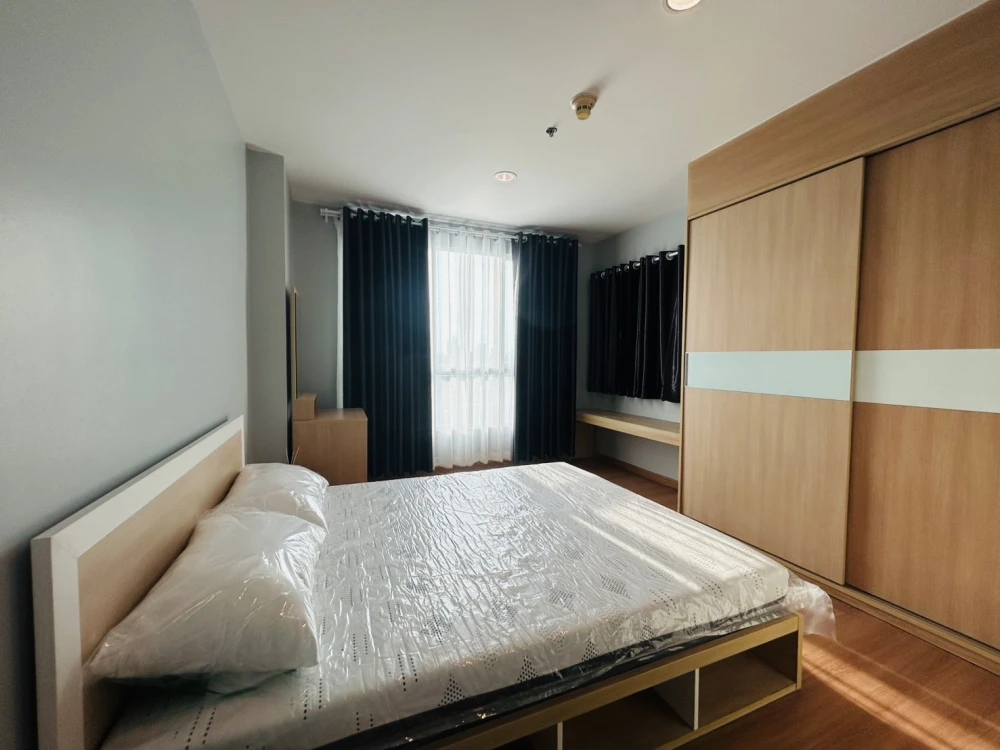 ให้เช่า Life @ Ratchada-Huaikwang ห้องกว้างพื้นที่ใช้สอยเยอะ เฟอร์นิเจอร์ครบครัน หิ้วกระเป๋าเข้าอยู่ได้เลยจ้า