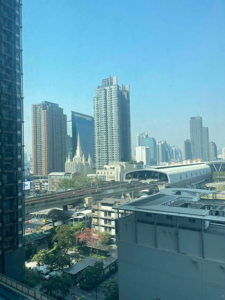 ให้เช่า Life Asoke ชั้น 11 วิวสระว่ายน้ำ พร้อมเครื่องใช้ไฟฟ้าครบครัน ต้องจัดแล้ว