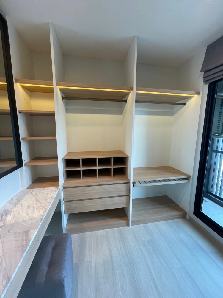ให้เช่า Life Asoke ชั้น 32 สูงมากๆ อยู่ทิศเหนือเย็นสบายทั้งวัน ตกแต่งบิวท์อินเริ่ดๆ สนใจจองเลย