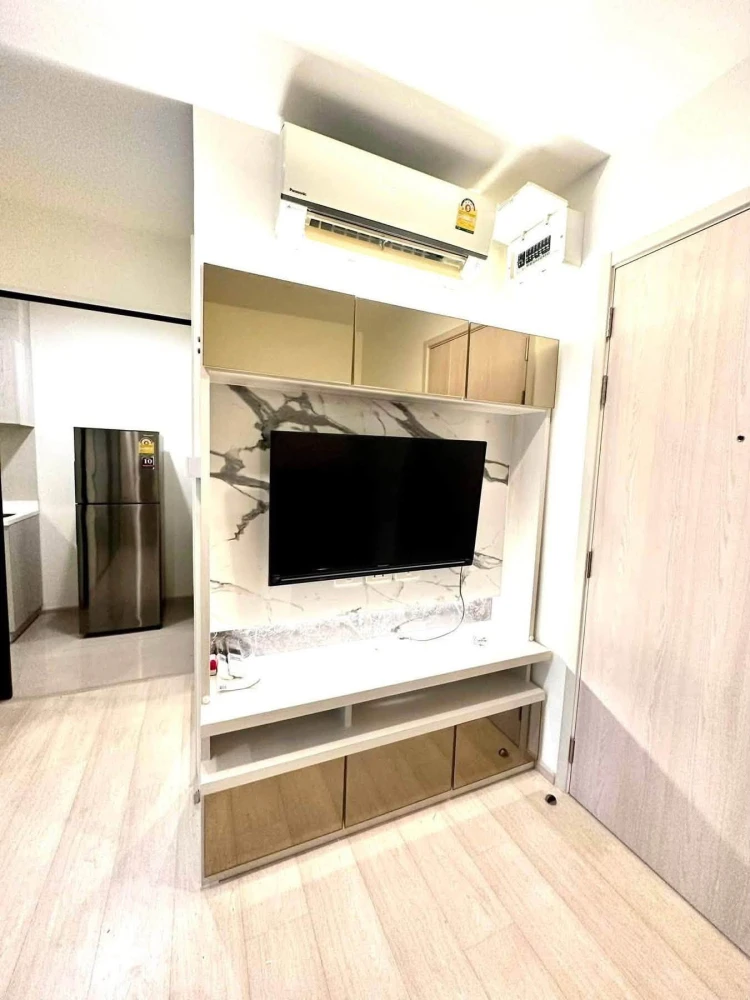 ให้เช่า Life Asoke ห้องอยู่ชั้นสูงมากๆ วิวสระน้ำ ห้องไม่โดนแดด ไม่ร้อน รีบจองเลย