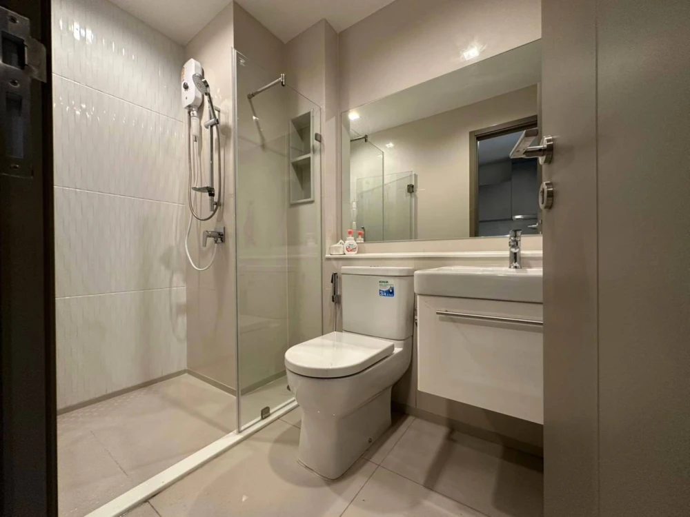 ให้เช่า Life Asoke Hype วิวสระว่ายน้ำ บรรยากาศดีสุดๆ ห้องสวย พร้อมเข้าอยู่ทันที