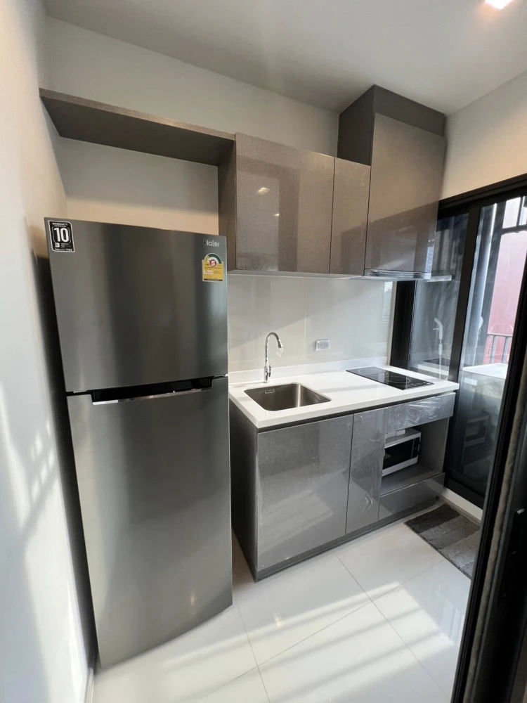 ให้เช่า Life Asoke Hype ห้องน่าอยู่ ชั้น 10 ตกแต่งครบครัน แบ่งสัดส่วนลงตัว ดีแบบนี้ห้ามพลาด