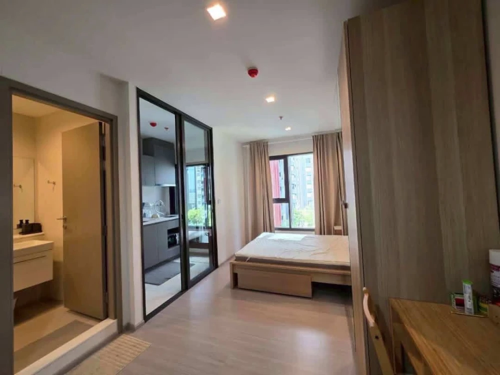 ให้เช่า Life Asoke Hype 1 ห้องนอน 1 ห้องน้ำ ทำเลดี เห็นวิวสวย เฟอร์นิเจอร์ครบครัน จองเลยตอนนี้