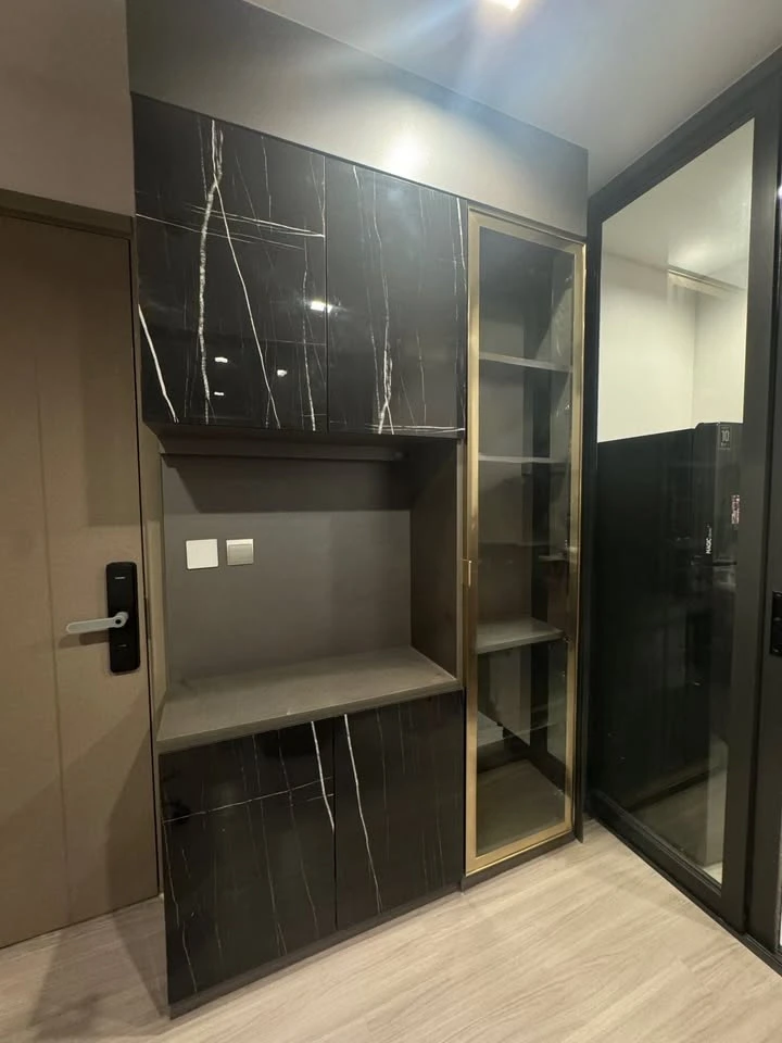 ให้เช่า Life Asoke Hype (1 Bedroom Plus) ติดวอลเปเปอร์ทั้งห้อง เครื่องใช้ไฟฟ้าครบ รีบจองก่อนพลาด