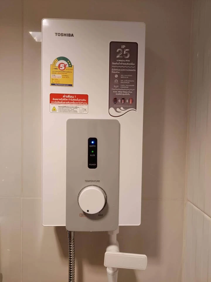 ให้เช่า Life Asoke-Rama 9 ตึก A ชั้น 16 ในห้องมีอุปกรณ์ครบครัน มาแต่ตัวเข้าอยู่ได้เลย