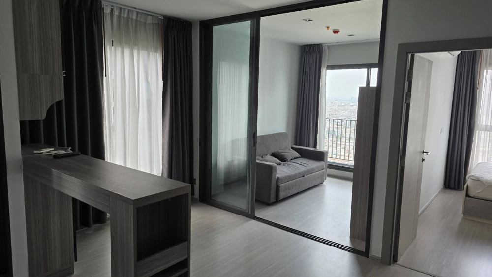 ให้เช่า Life Asoke-Rama 9 ห้องขนาด 1 Bedroom Plus มีเฟอร์นิเจอร์ให้ครบ อยู่ชั้นสูงมากเวอร์ รีบจองเลยจ้า