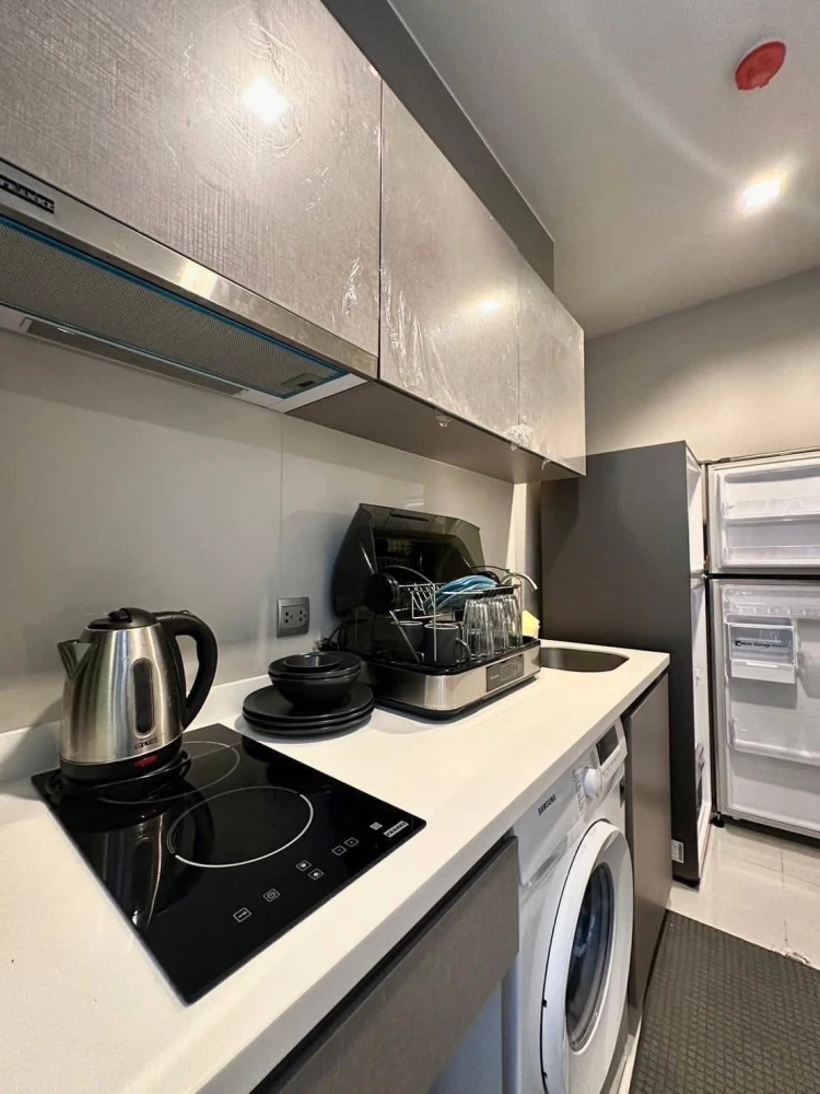 ให้เช่า Life Asoke-Rama 9 ห้องพร้อมอยู่ ช้้นสูงพร้อมอยู่ เฟอร์พร้อม จองเลย