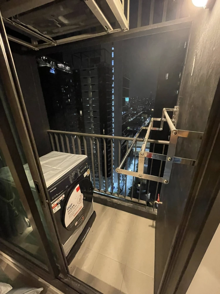 ให้เช่า Life asoke-rama9 ตกแต่งบิวท์อินเริ่ดๆ เฟอร์นิเจอร์ และเครื่องใช้ไฟฟ้า อย่างดี สนใจจองเลย