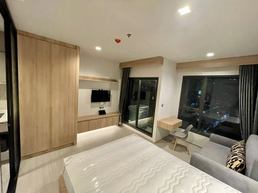 ให้เช่า Life asoke-rama9 ตกแต่งบิวท์อินเริ่ดๆ เฟอร์นิเจอร์ และเครื่องใช้ไฟฟ้า อย่างดี สนใจจองเลย