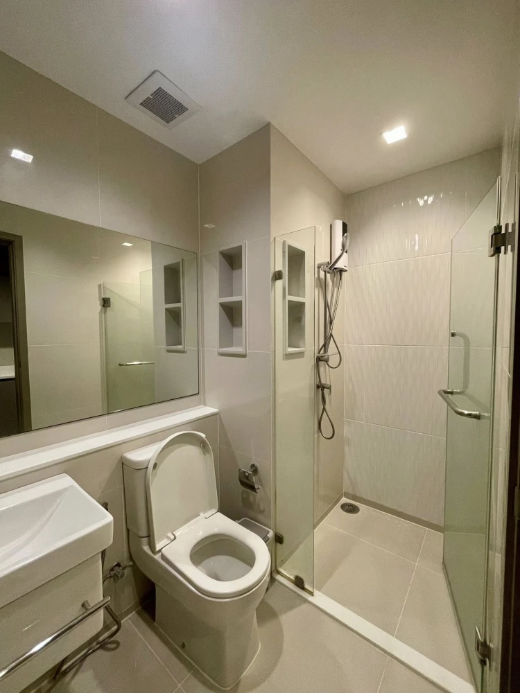 ให้เช่า Life asoke-rama9 ตกแต่งบิวท์อินเริ่ดๆ เฟอร์นิเจอร์ และเครื่องใช้ไฟฟ้า อย่างดี สนใจจองเลย