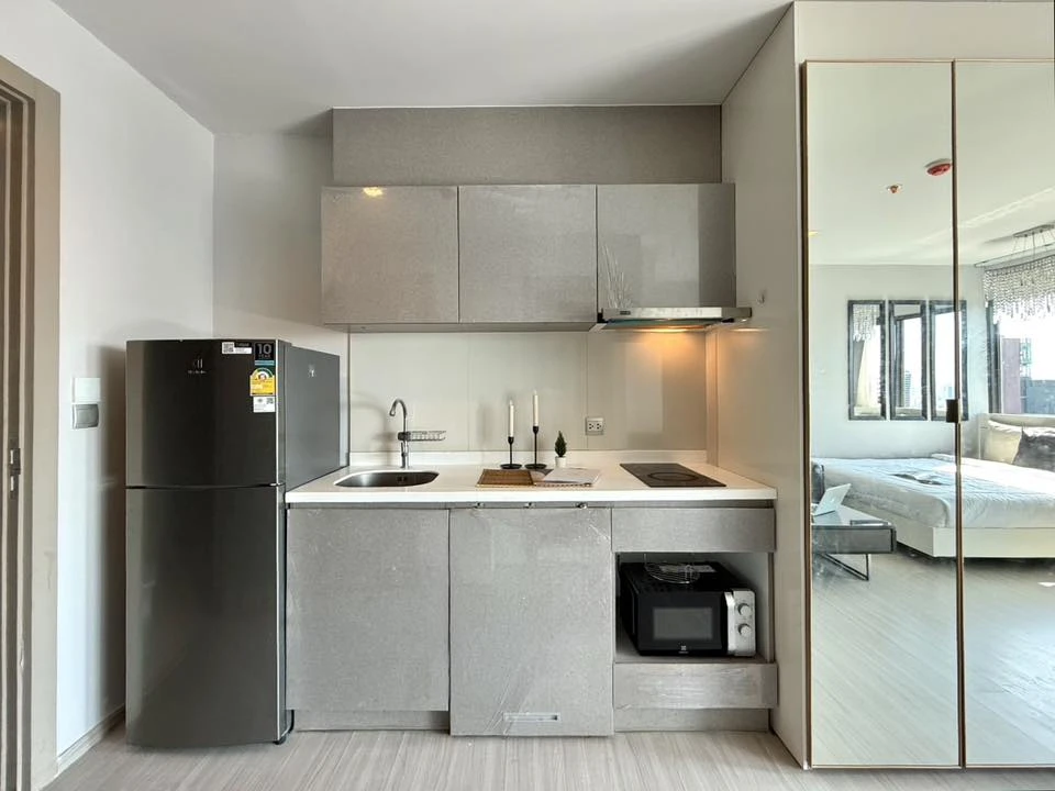 ให้เช่า Life asoke-rama9 ห้องย่าอยู่ ชั้น 40 ได้วิวสูง มาพร้อมเฟอร์ เครื่องใช้ไฟฟ้าครบ พลาดแล้วจะเสียดาย