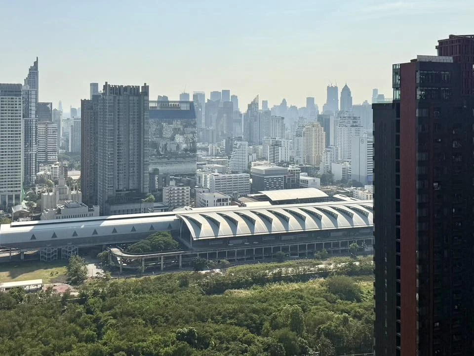 ให้เช่า Life asoke-rama9 ห้องย่าอยู่ ชั้น 40 ได้วิวสูง มาพร้อมเฟอร์ เครื่องใช้ไฟฟ้าครบ พลาดแล้วจะเสียดาย