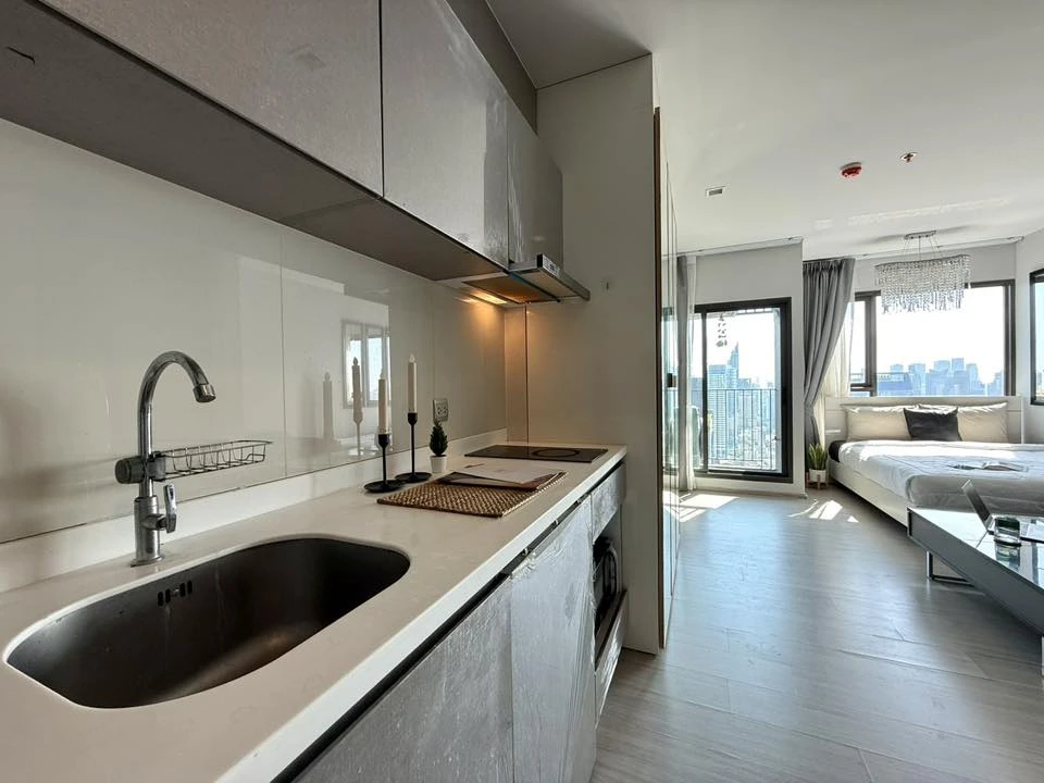 ให้เช่า Life asoke-rama9 ห้องย่าอยู่ ชั้น 40 ได้วิวสูง มาพร้อมเฟอร์ เครื่องใช้ไฟฟ้าครบ พลาดแล้วจะเสียดาย