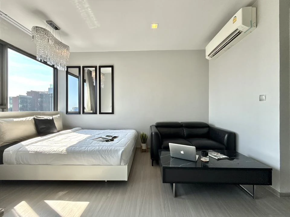 ให้เช่า Life asoke-rama9 ห้องย่าอยู่ ชั้น 40 ได้วิวสูง มาพร้อมเฟอร์ เครื่องใช้ไฟฟ้าครบ พลาดแล้วจะเสียดาย