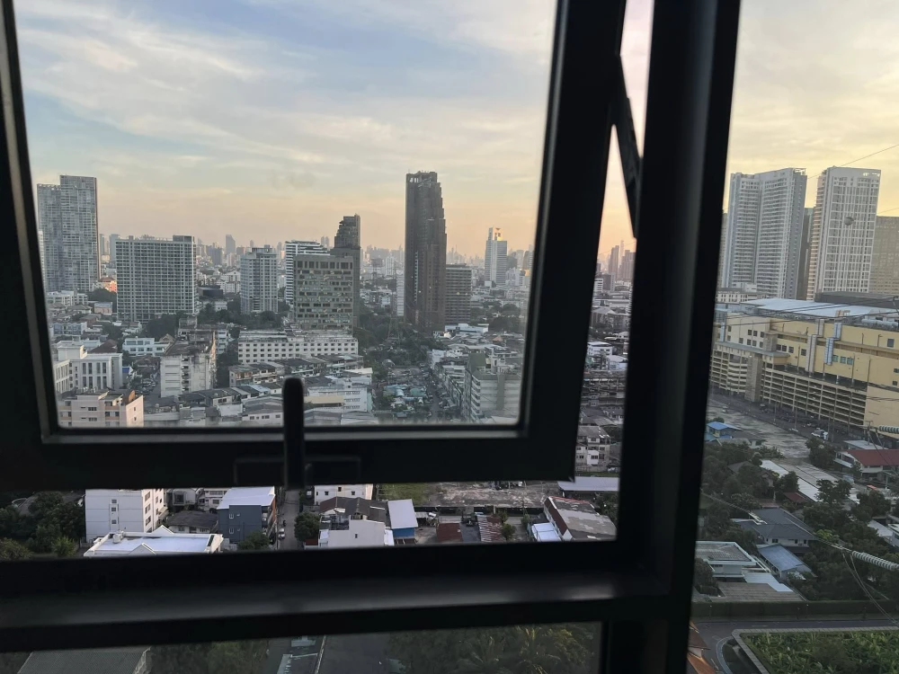 ให้เช่า Life Ladprao ห้องน่าอยู่ เฟอร์พร้อม ชั้นสูงกว้างขวาง ดีแบบนี้รีบจองเลย