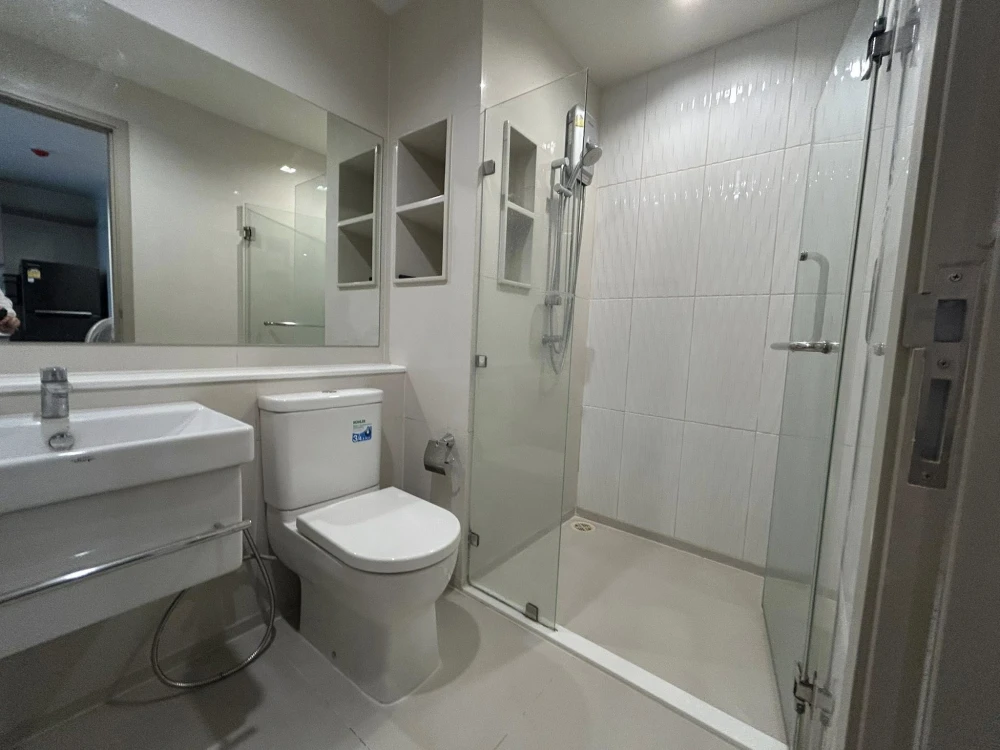 ให้เช่า Life Ladprao ห้องอยูชั้นสูงมากๆ ห้องตกแต่ง เฟอร์นิเจอร์ เครื่องใช้ไฟฟ้าครบ พร้อมเข้าอยู่