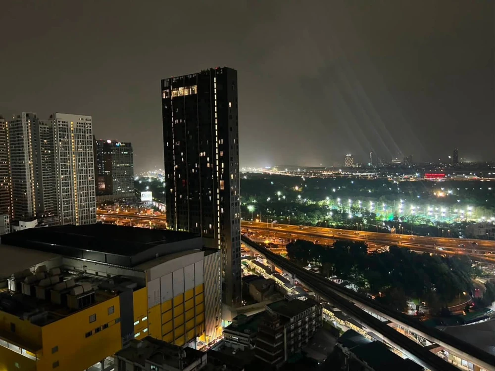 ให้เช่า Life Ladprao Valley ชั้น 32 วิวเมืองสวยไม่ติดบล็อก พิเศษทีวีแขวนขนาดใหญ่ 58 นิ้ว และ Build in Mini-Walk in closet ต้องจอง