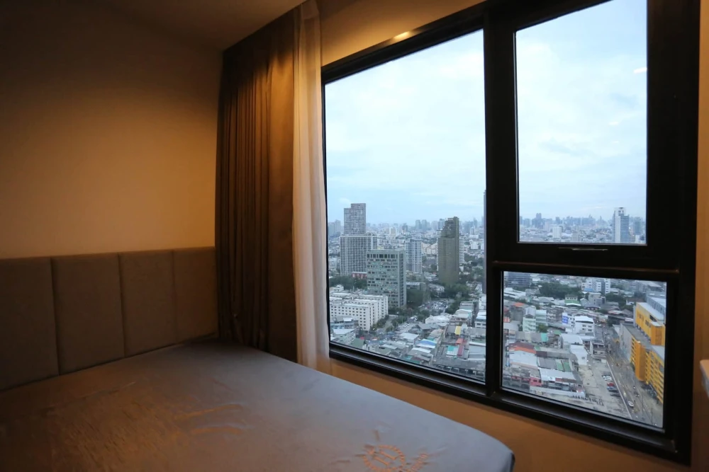 ให้เช่า Life Ladprao Valley ชั้น 32 วิวเมืองสวยไม่ติดบล็อก พิเศษทีวีแขวนขนาดใหญ่ 58 นิ้ว และ Build in Mini-Walk in closet ต้องจอง