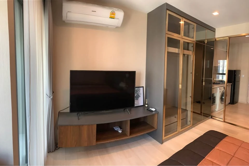 ให้เช่า Life One Wireless ห้อง Studio ชั้นสูงมาก เฟอร์นิเจอร์และเครื่องใช้ไฟฟ้าครบ สนใจจองเลย
