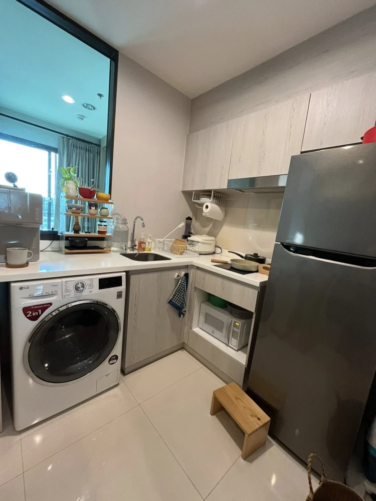 ให้เช่า Life Pinklao ชั้น 23 (ชั้นบนสุด) มี Walk-in Closet แยกห้องเป็นสัดส่วนอย่างดี รีบจองเลย