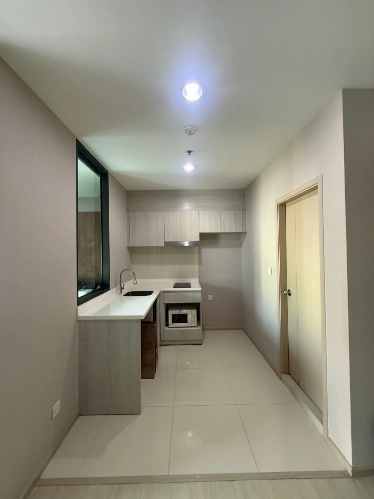 ให้เช่า Life Pinklao ห้องชั้น 7 มาพร้อมเฟอร์นิเจอร์และเครื่องใช้ไฟฟ้าครบครัน พลาดแล้วจะเสียใจ