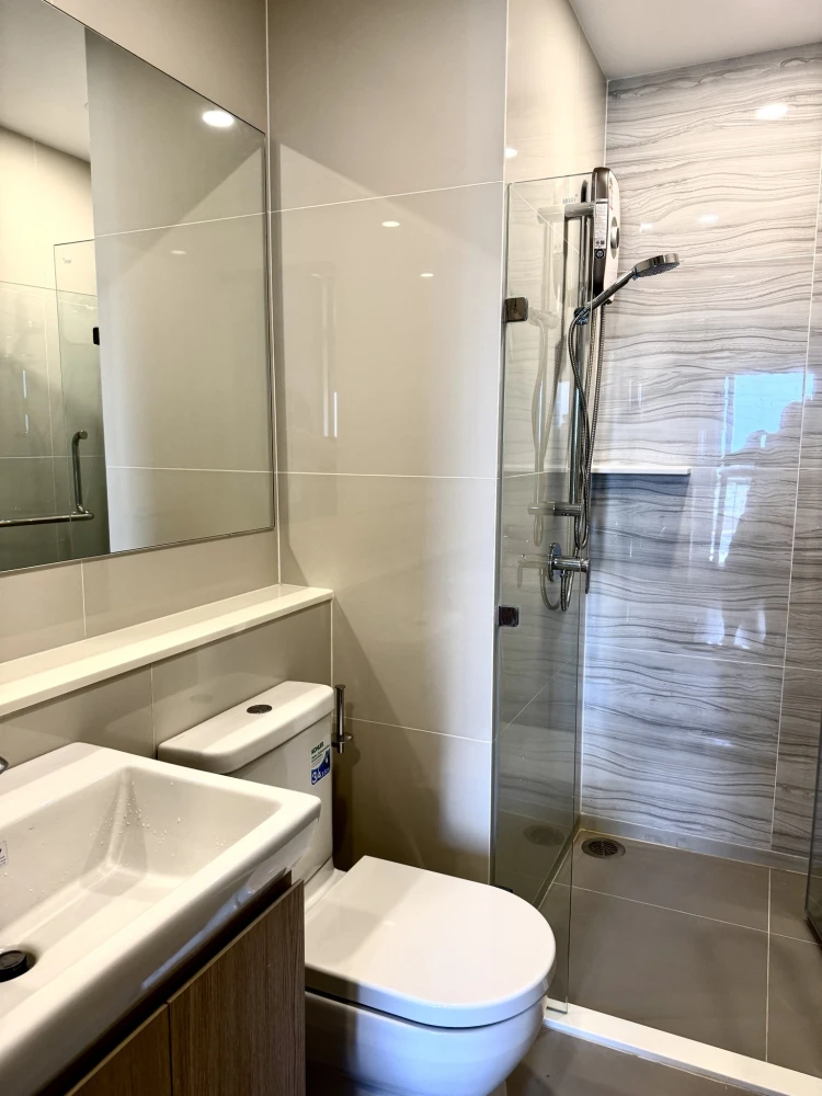 ให้เช่า Life Rama 4 - Asoke ติดวอลเปเปอร์ลายสวยทั้งห้อง Fully Furnished พร้อมอยู่แล้วจ้า
