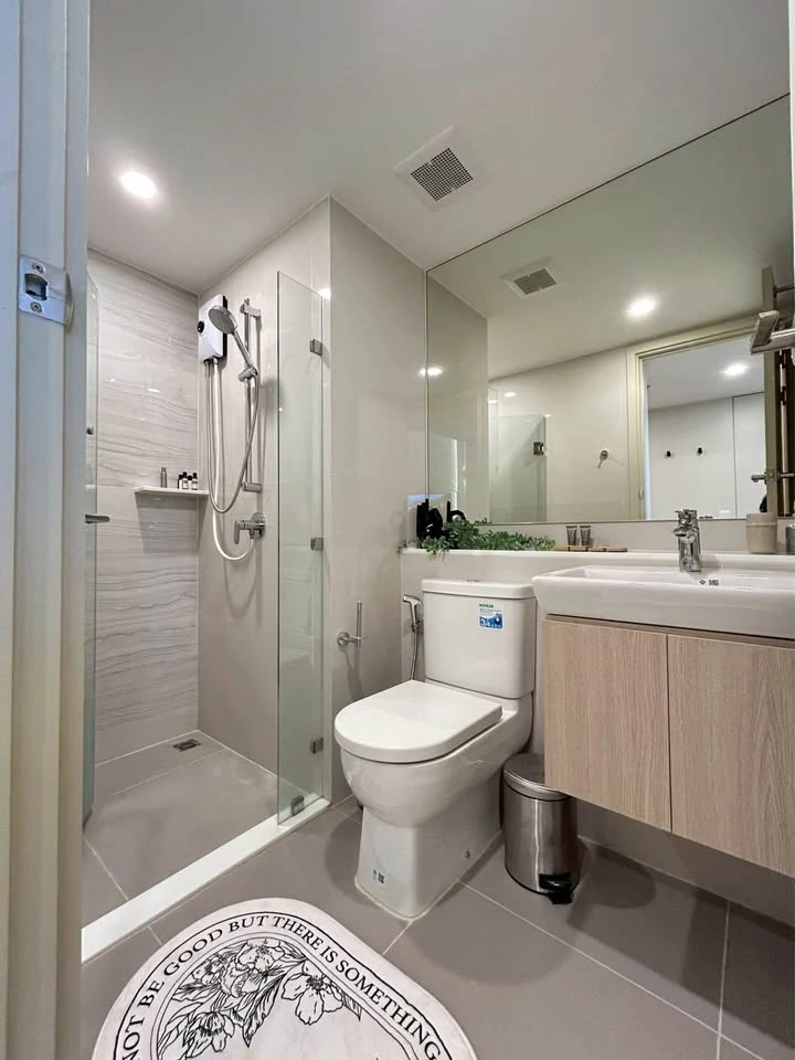 ให้เช่า Life Rama 4 - Asoke ห้องกว้างเพดานสูงโปร่งโล่ง วิวเมืองสวย เฟอร์ครบ จองเลย