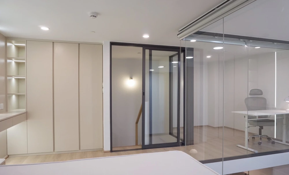 ให้เช่า Life Rama 4 - Asoke ห้องดูเพล็กซ์ ชั้นสูง วิวแม่น้ำ สิ่งอำนวยความสะดวกครบครัน