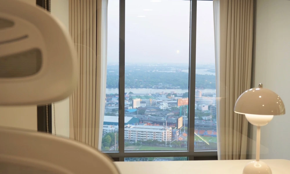 ให้เช่า Life Rama 4 - Asoke ห้องดูเพล็กซ์ ชั้นสูง วิวแม่น้ำ สิ่งอำนวยความสะดวกครบครัน