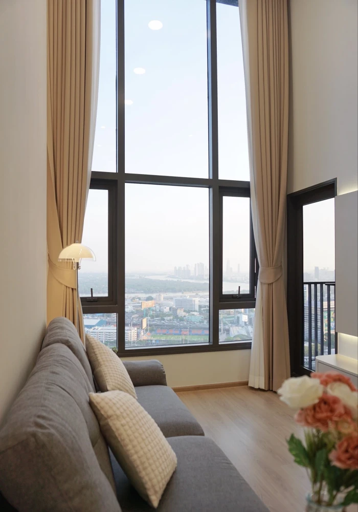 ให้เช่า Life Rama 4 - Asoke ห้องดูเพล็กซ์ ชั้นสูง วิวแม่น้ำ สิ่งอำนวยความสะดวกครบครัน