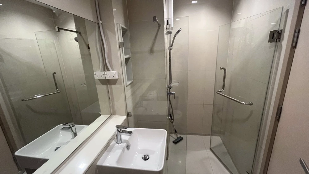 ให้เช่า Life Sathorn-Sierra ห้องน่าอยู่ เครื่องใช้ไฟฟ้าครบครัน มองเห็นวิวสวยจากชั้นสูง จองเลยตอนนี้