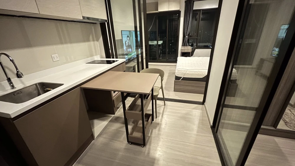 ให้เช่า Life Sathorn-Sierra ห้องน่าอยู่ เครื่องใช้ไฟฟ้าครบครัน มองเห็นวิวสวยจากชั้นสูง จองเลยตอนนี้